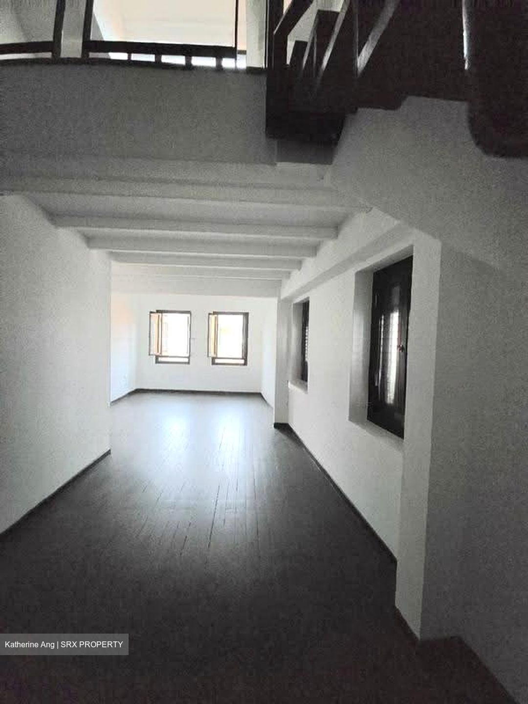 Jalan Pisang (D7), Office #607881551